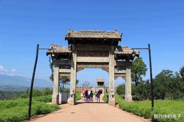 旅游景点|一碗面卖到50元，景区到处“宰客”，如今凉了沦为空城