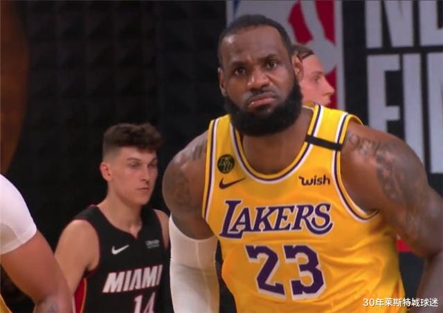 香港|浓眉为大哥出头被及时拉住!詹姆斯连拍六掌打醒他:别上了热火当