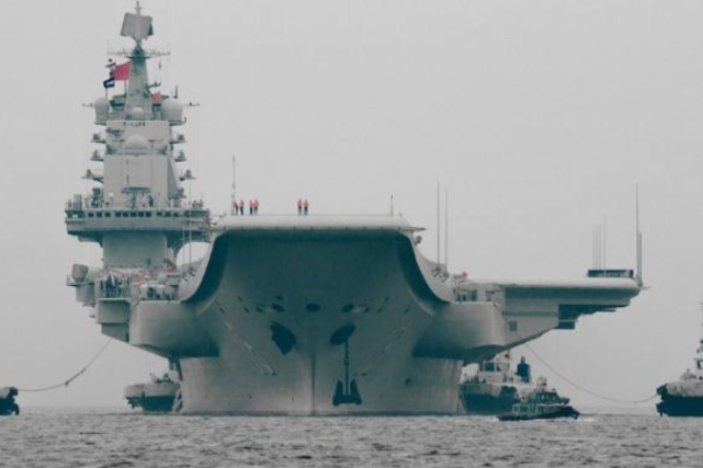 「美军」航母的锚链到底有多长？海底那么深，为何可以做到深海停泊？