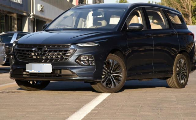 上汽通用|上汽通用高端MPV亮相,银色车标,配魔术座椅,定价合适就火了