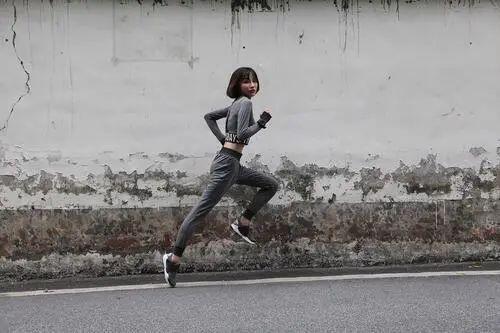 面膜：20岁不用抗衰老？女明星们的“冻龄秘籍”——膜派小金罐修护面膜