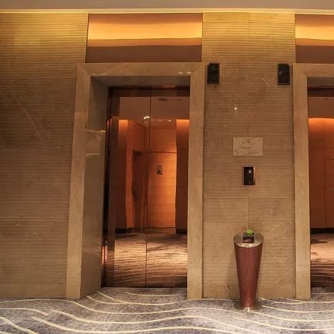前台|为啥半夜入住酒店，说出这3个暗语？美女前台便知你是内行人