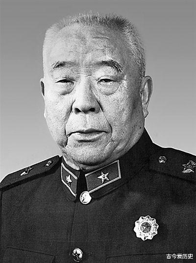 #长征#红军过草地时，有一开国少将高烧不退，红军师长说：扔掉他吧！