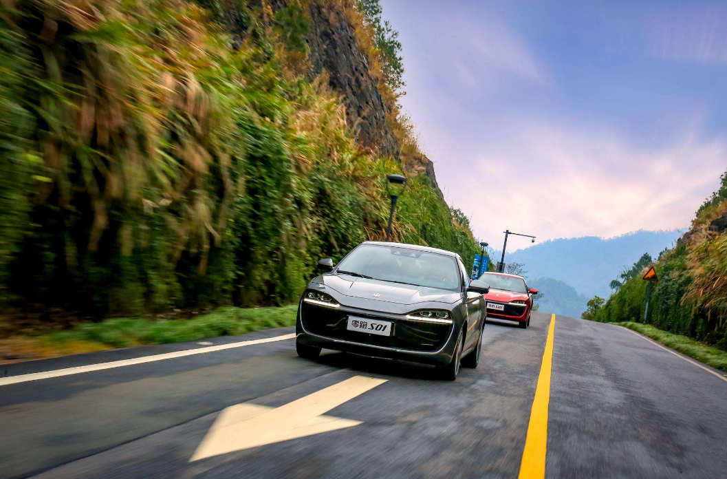 「买车」不管车子贵不贵，开到120转速只要超这数都不是啥好车，买到就是亏