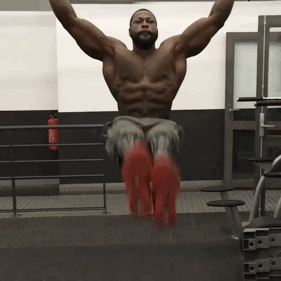 健身|励志！施瓦辛格自愿跪着为他拍照，失去小腿仍然练出强壮肌肉