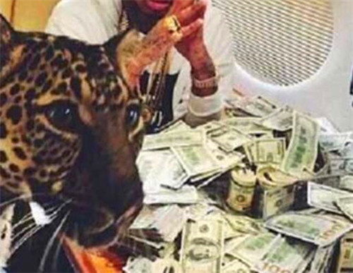 大毒枭@世界第一大毒枭被抓，奢靡生活被曝光，最后一幕让人不可思议