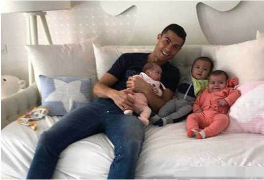 郑爽|郑爽：长得再好，得干人事！事关人性上，你真得跟巨星C罗学习了