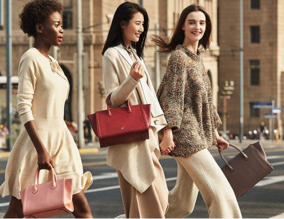 旅行|大批中国游客涌入景区,表面上是旅行,却不舍得花钱买门票?