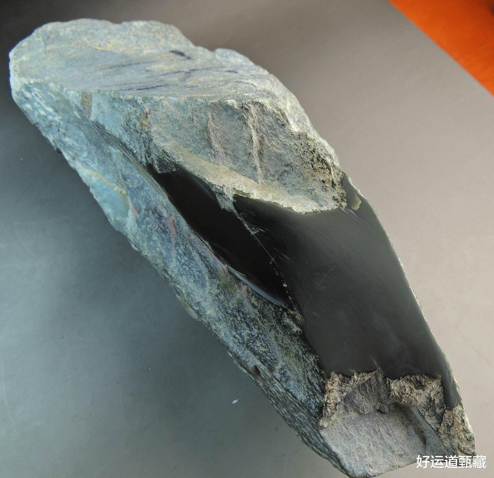 雕刻：和田玉原石更值得收藏，收藏品质好的原石，路更宽