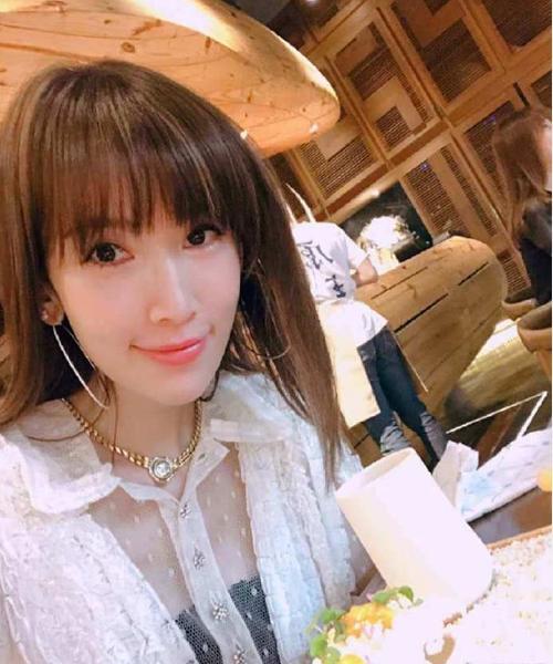 空气人偶▲陈若仪谈婆婆流泪：她一直打压我，说我龅牙不好看，配不上她儿子