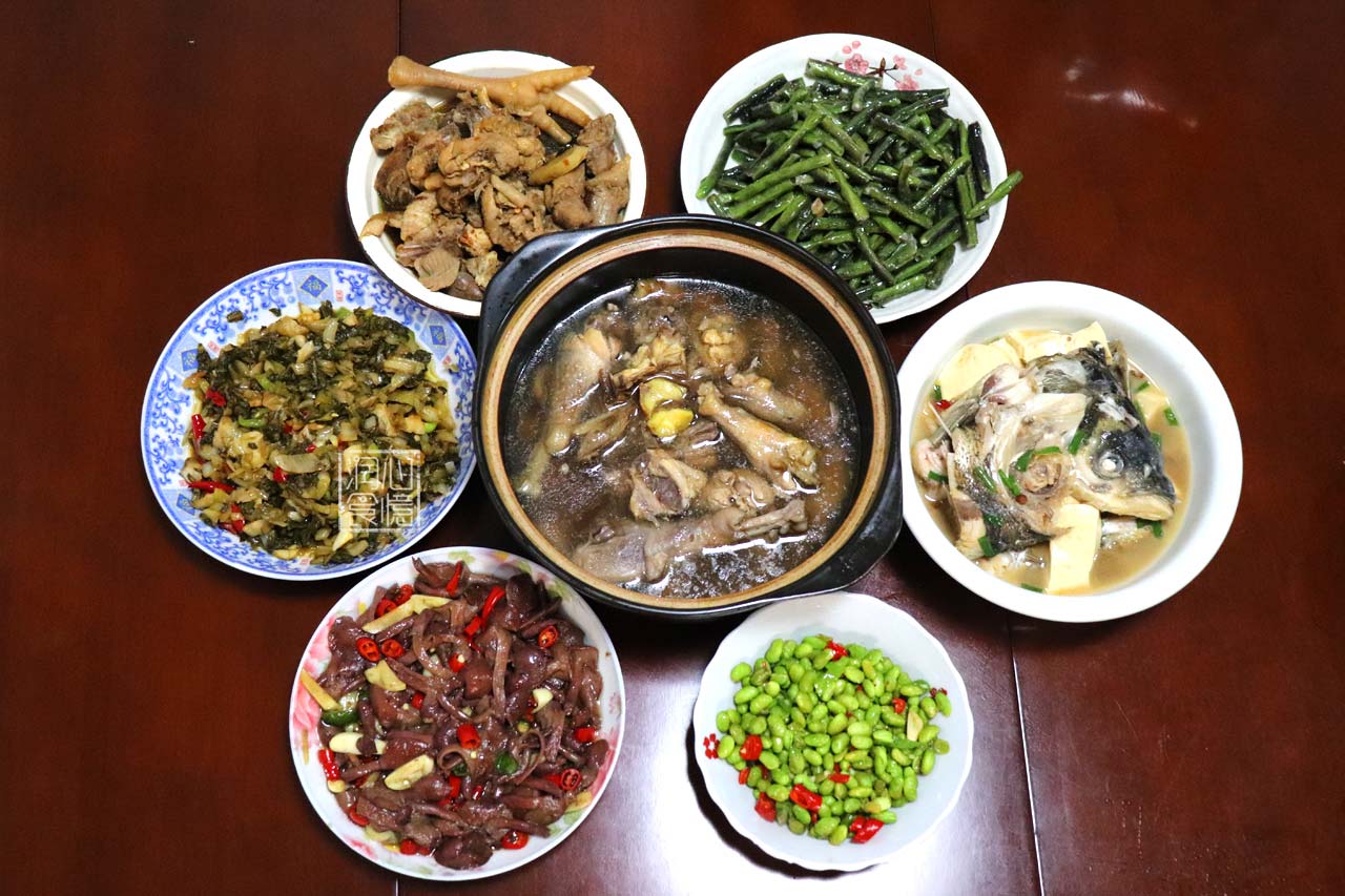 茼蒿|国庆节后的第一顿晚餐，5个人吃7菜一汤，朋友看后：想来你家蹭饭