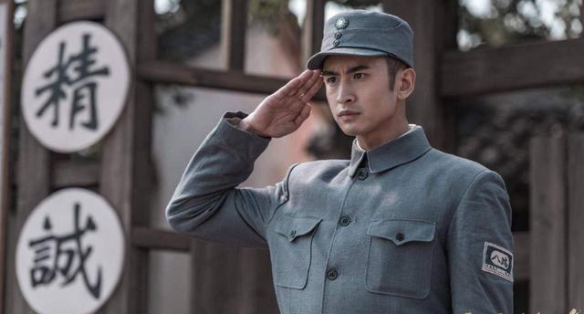 亮剑|亮剑3：咖啡雪茄都不算事，紧身裙装也能忍，看到女主腿忍不了