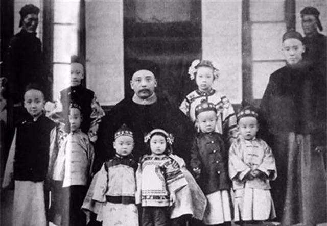 『袁世凯』袁世凯喝醉回家，把儿媳当成老婆，次日定了1条铁规，儿媳很高兴