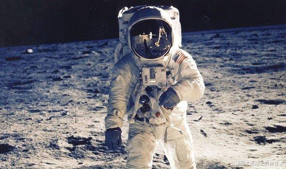 『阿波罗登月』又双叒叕发现登月造假?美电影制片人揭露阿波罗登月真相!