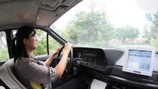 驾考新规|驾考新规推行，科目增多难度增大，没来得及考驾照的肠子都悔青了