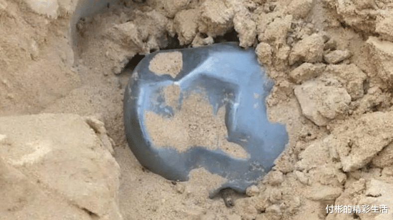 陨石：印度天空传来隆隆巨响，突然掉下一个神秘的不明金属物！