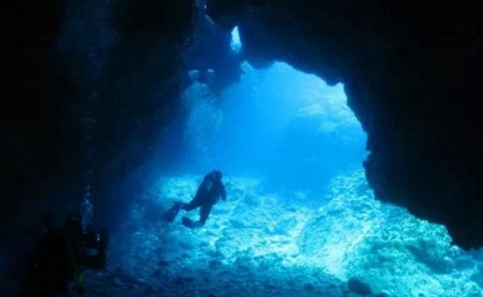 [马里亚纳海沟]1万米海底传来嘶吼声？与“鬼叫”极为相似？难道是海底人？