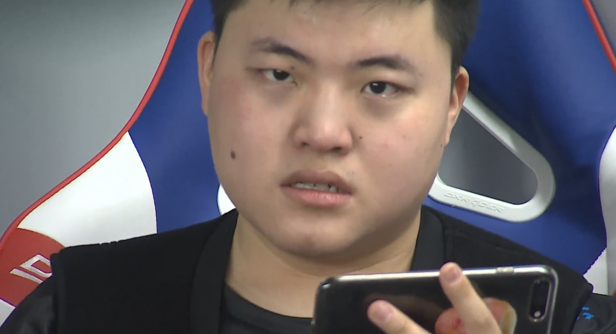 [RNG]RNG转会期迎来大结局？一张特殊的合约，决定圣枪哥的最终命运