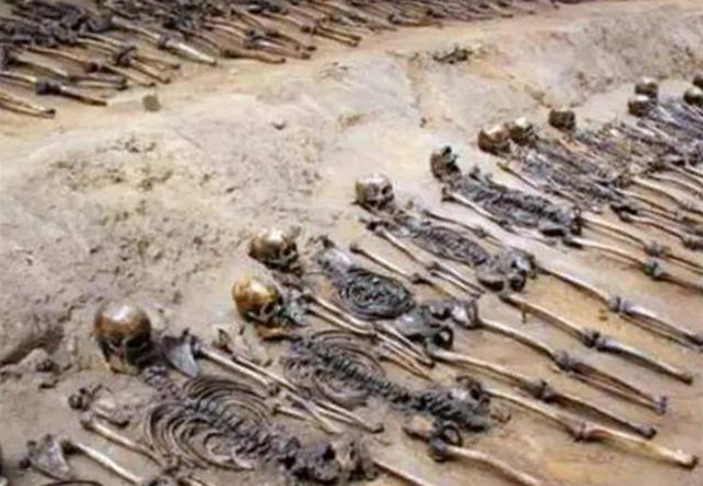 「暴雨」一高速路施工,暴雨冲刷出3000具遗骸,专家含泪揭露一段残酷历史