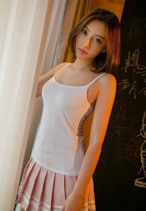 「穿衣搭配」邻家女孩一身少女打扮,清纯水灵,变身迷弟收割机