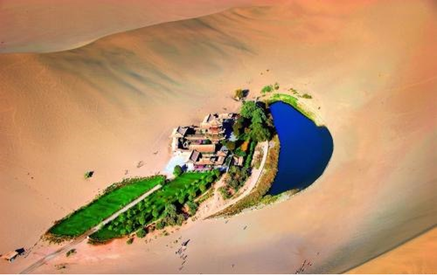 月牙泉|“沙漠第一泉”真的会消失吗？耗资40亿仍不可挽回，沙漠奇观还能坚持多久