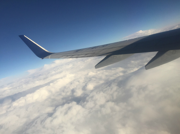 「平流层」飞机为何一定要飞上1万米高空?空姐告诉你真相,都是血的教训!