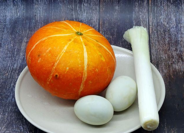 运动|女性体内缺乏雌激素，多吃些“碱性食物”，滋养卵巢，六十不显老