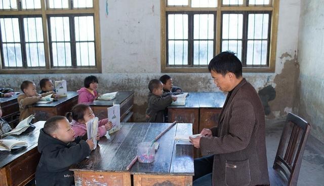 教师|中小学教师延迟退休是一场教育灾难,为何到龄教师仍争相申请延迟