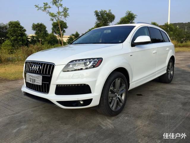 奥迪A3|奥迪A3再一次降价，价格跟拉罗同等价位，朋友们心动了吗？