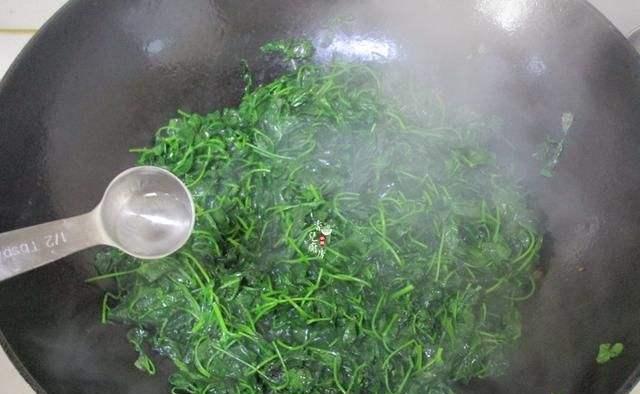 营养膳食|聪明的女性最爱吃，每天几口，血管通了，肚子平了，皮肤更红润！