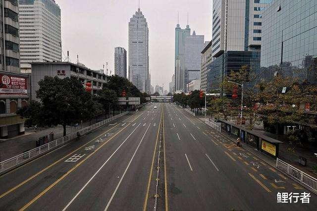 如果房价从三万跌到三千，会出现人人弃房，遍地空城的景象吗？