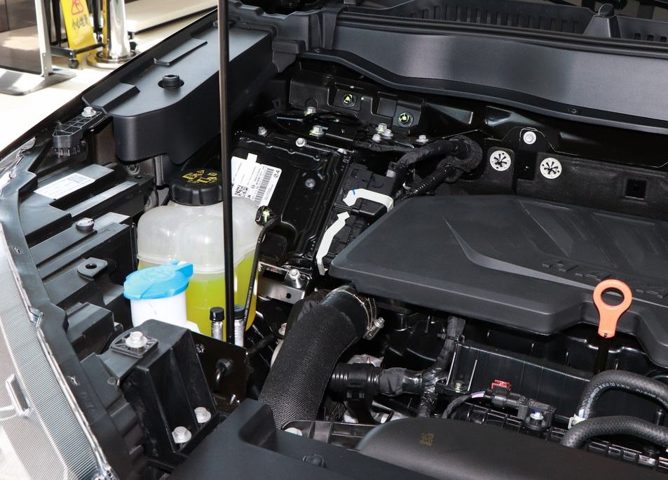 哈弗H6|第3代哈弗H6“王者归来”，12.2万起，全新外观内饰包你满意