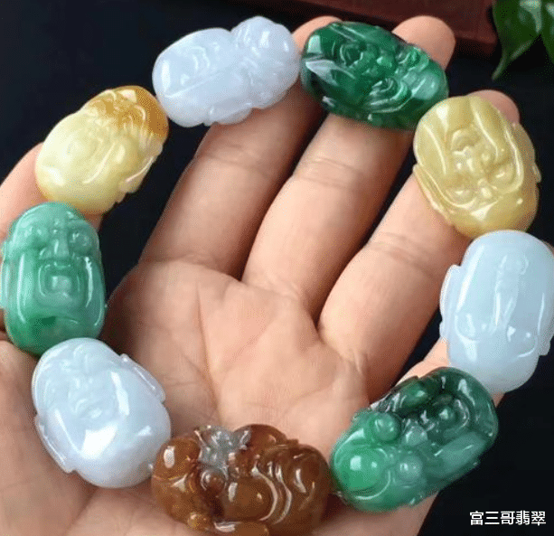 翡翠手串|为什么男性都喜欢佩戴翡翠手串,原来竟然好处这么多!