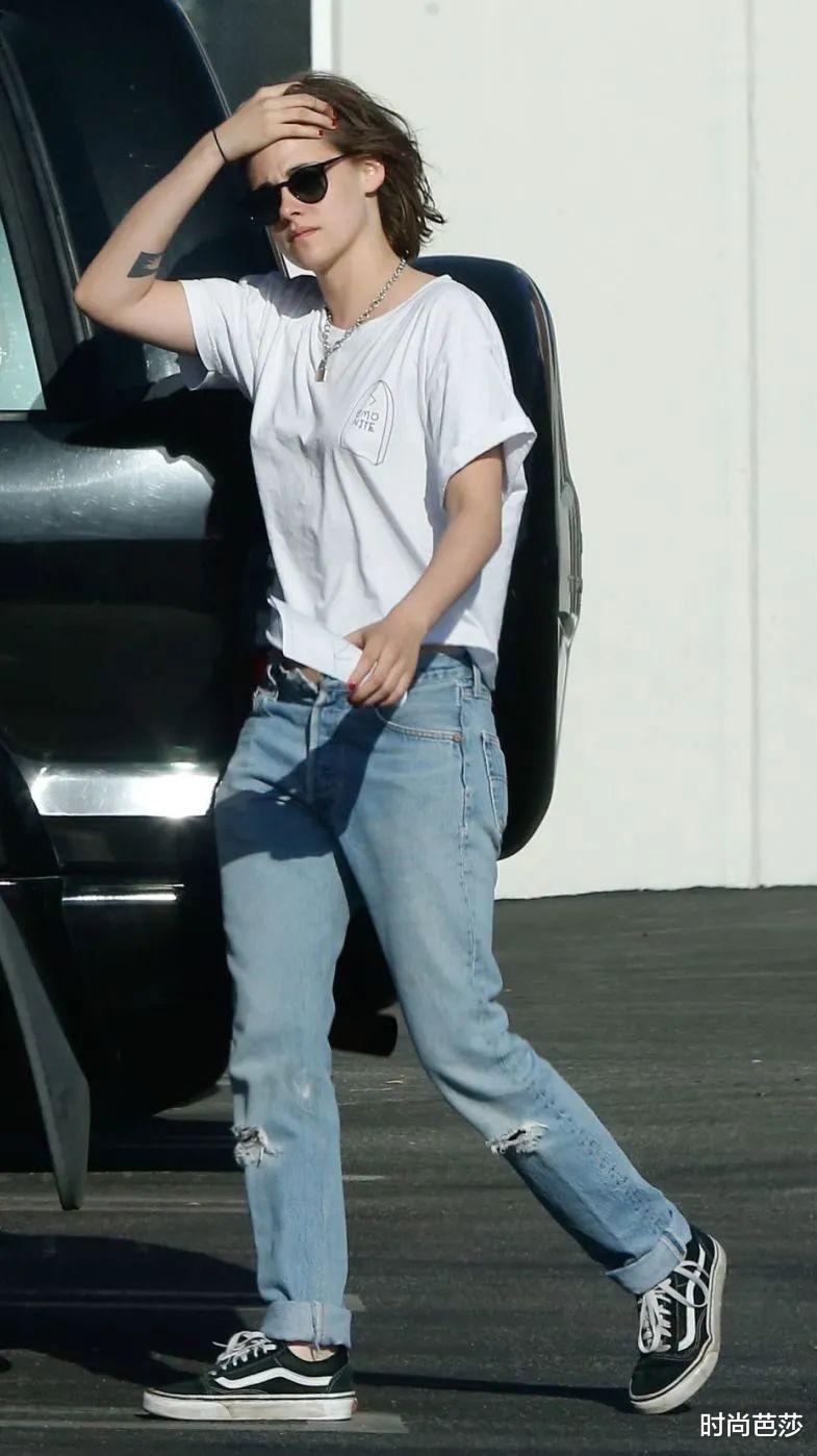 短发|短发平胸的刘雨昕代言内衣，不行？