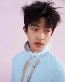 吴京|被吴京捧红的白眼狼，成名后却“反咬”吴京，现落魄为过街老鼠