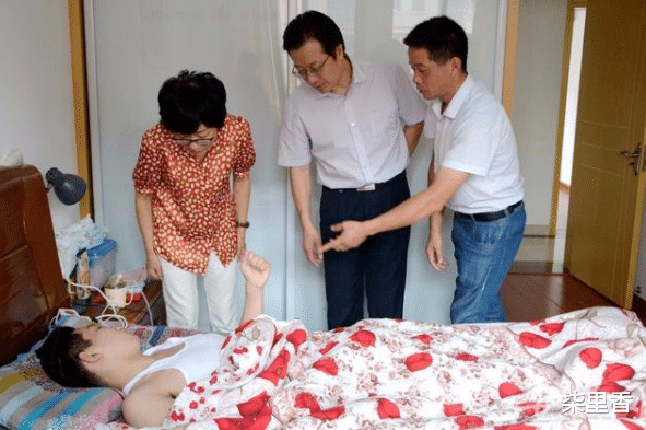 |还记得那个坐轮椅,带病参加高考的考生桂浩吗?如今高考成绩出来了