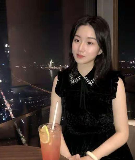 孟非|孟非23岁女儿近照曝光！减肥成功穿黑裙超美，难怪郭德纲想当亲家