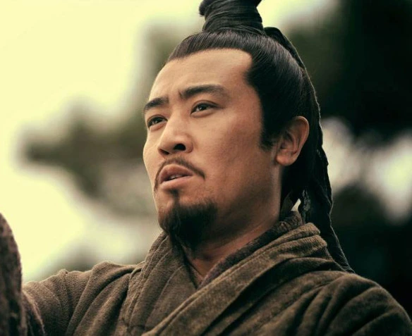 刘备@4个版本的刘备，前三位都演成了傻大个，只有他才是真正的经典