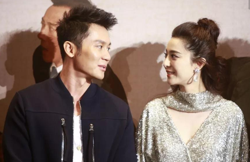 李晨与王晓晨疑似恋情公开?还是同款合照姿势,心形石头又出山?