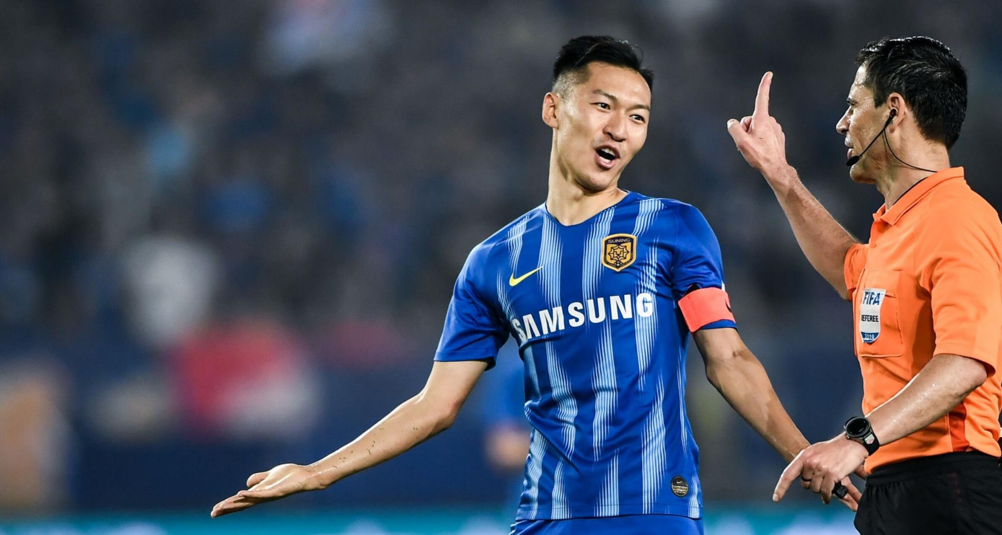 江苏苏宁|太厉害！江苏苏宁队魂仅6分钟梅开二度，曾被里皮助手称赞能够留洋