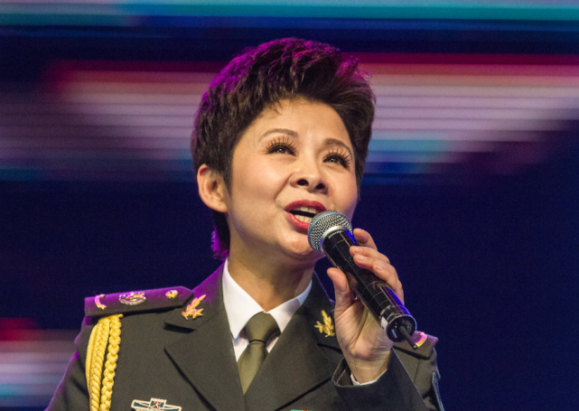 「杨钰莹」被赖昌星毁掉前途的女星,一个是当红歌手,一个之前获国家一级演员