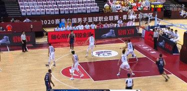 杜锋|这是要恰人了！杜锋狂喷曾繁日：说100遍也记不住 你个大废物