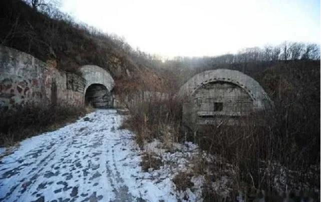 『侦察机』距中国900千米处，挖通1万座军事碉堡，2000枚导弹蓄势待发