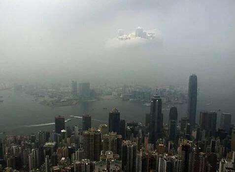 【】欧洲出现海市蜃楼，地球上无法找到原型，网友：难道是时空错乱了？