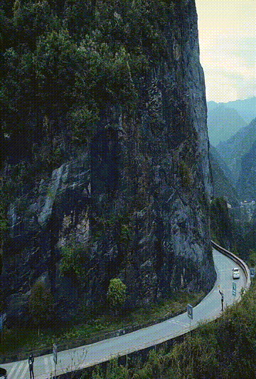 石林|中国又一“仙境天路”横空出世！左手天堂右手地狱，一路景点门票全免！