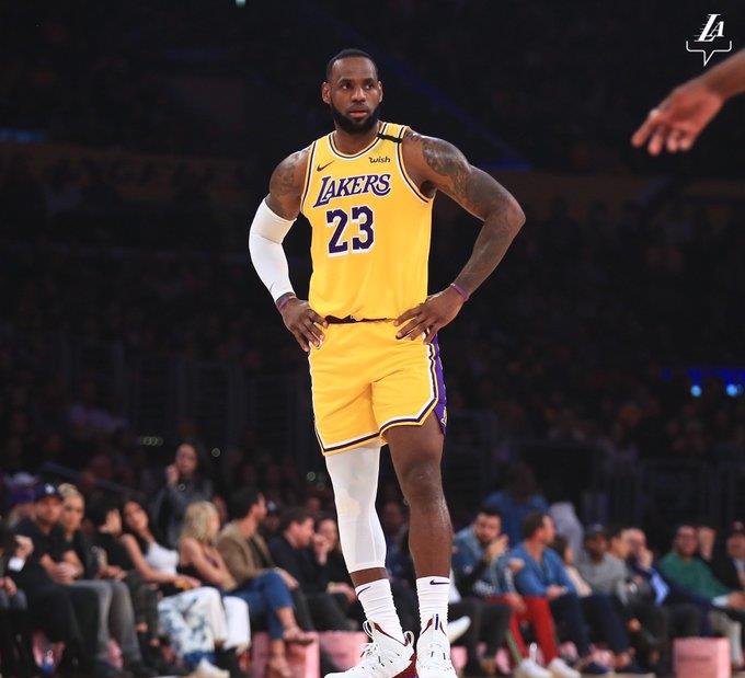 「湖人队」湖人配角三巨头现身球馆一起合练 莫里斯豪言季后赛4-0横扫快船