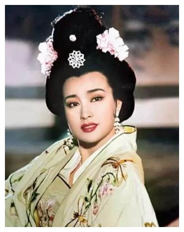 明星|演艺圈4位“好色”女星,第三个上榜太意外,最后一个真让人佩服