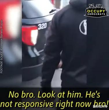 [美国]白人警察跪压黑人颈部导致窒息死亡，彻底点燃美国黑人们的怒火