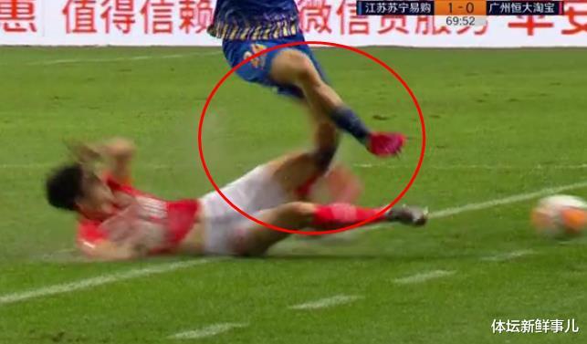郑智|中超火爆冲突!双方25人乱作一团,郑智冲了上来,保利尼奥也急了