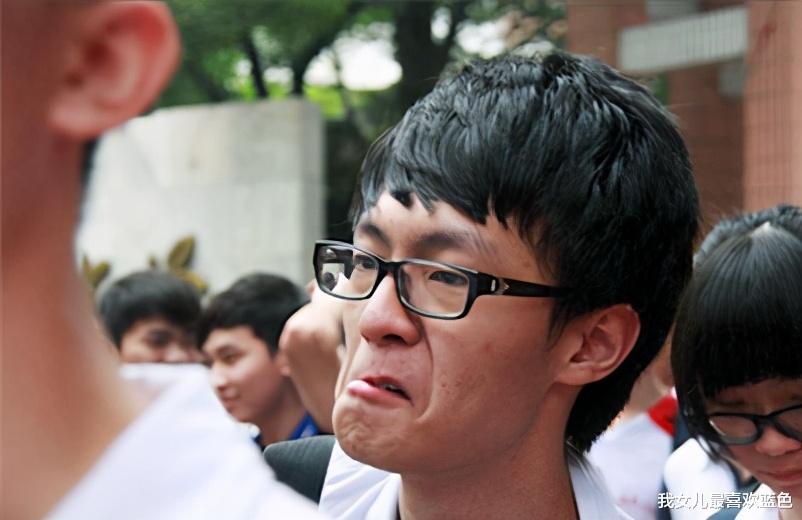 高考|中考，拼尽全力进入了名校，高二，儿子直接崩溃，家长实在太难了